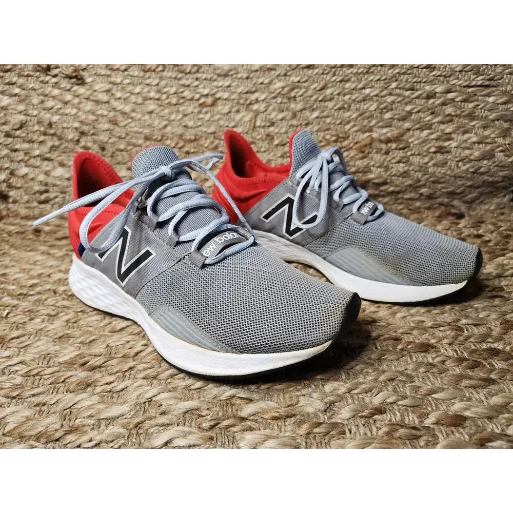 New Balance Mens MROAVCW Running Shoes Athletic Gray Red Size 9 Gym School